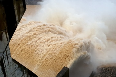 Thủy điện Đăk Mi 4 xả lũ làm dân thiệt hại tài sản trên 32 tỉ đồng