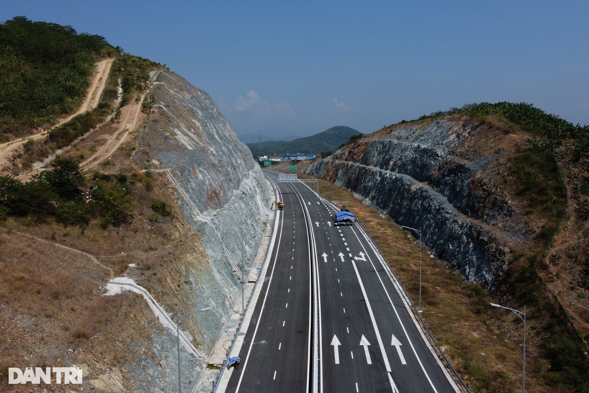 Hơn 70km cao tốc Vân Phong - Nha Trang trước ngày thông xe - 7 Hơn 70km cao tốc Vân Phong - Nha Trang trước ngày thông xe - 7