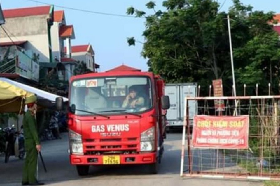 Xét nghiệm xuyên đêm, Bắc Ninh phát hiện thêm 17 ca dương tính SARS-CoV-2 - 4 Xét nghiệm xuyên đêm, Bắc Ninh phát hiện thêm 17 ca dương tính SARS-CoV-2 - 4