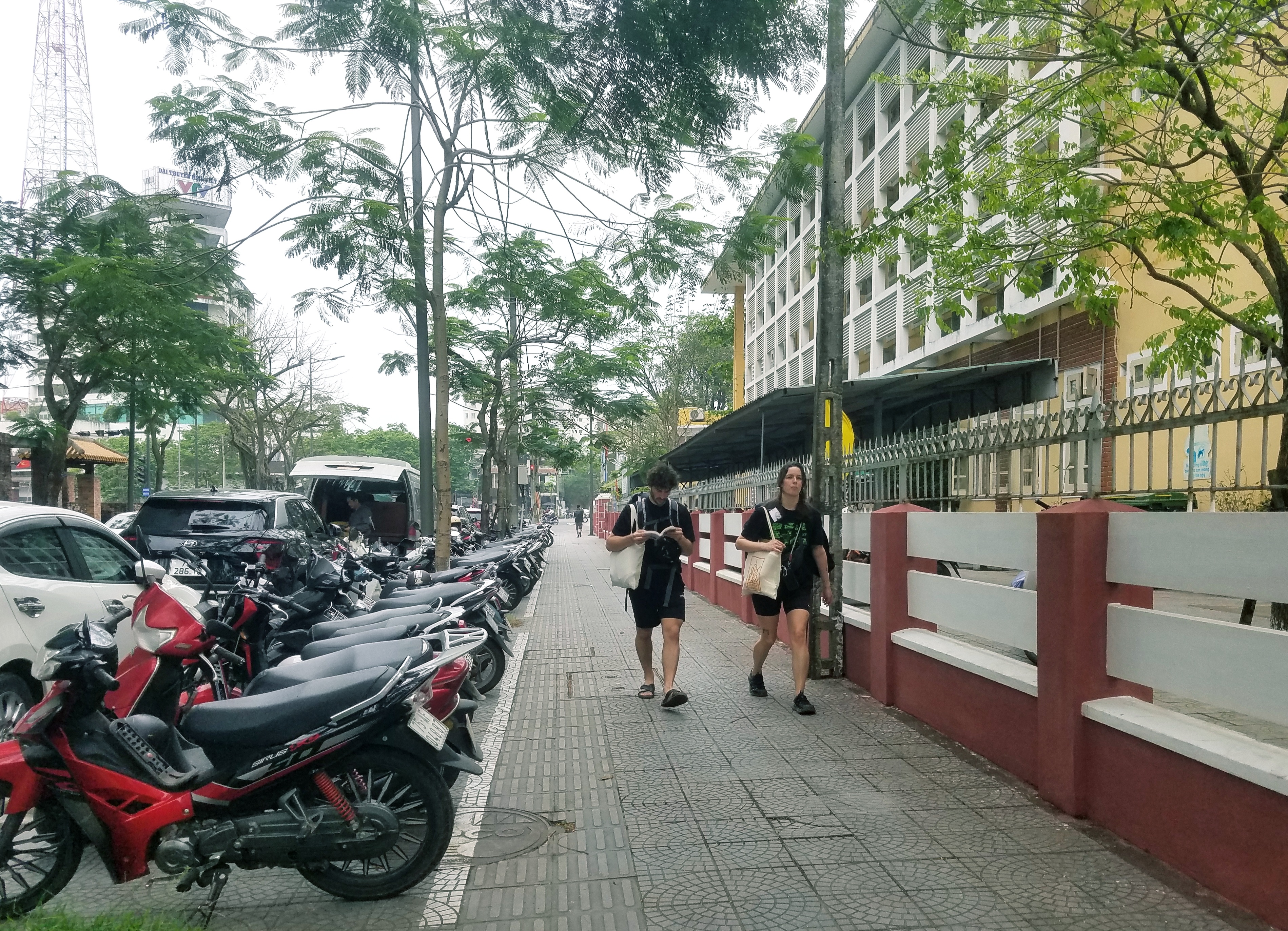 Dẹp vỉa hè và chuyển đổi số - 2 Dẹp vỉa hè và chuyển đổi số - 2