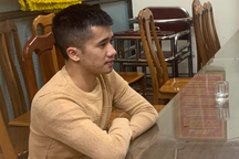 Bé gái 13 tuổi bị bán vào quán karaoke làm phục vụ