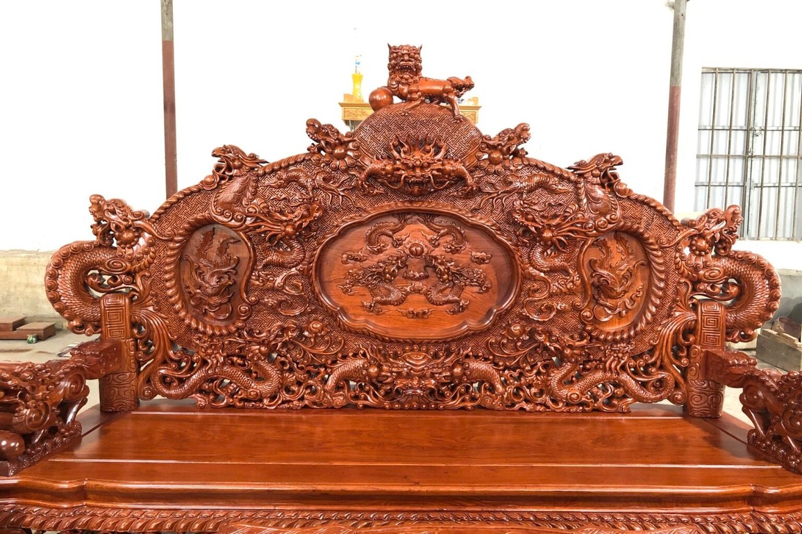 Soi giá những bộ bàn ghế khiến thượng đế vung tiền không tiếc tay - 1 Soi giá những bộ bàn ghế khiến thượng đế vung tiền không tiếc tay - 1