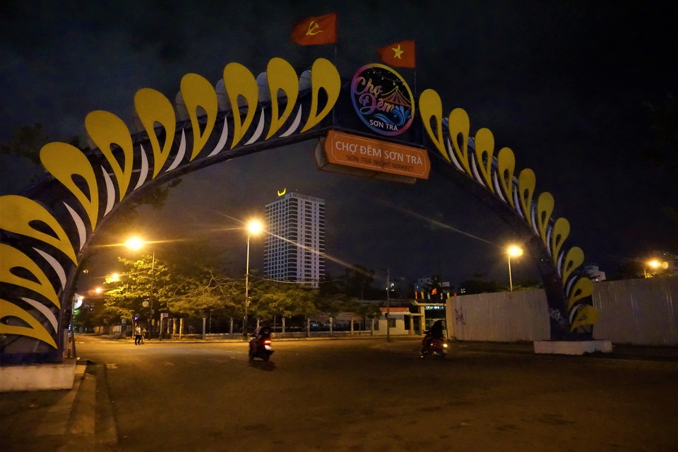 Karaoke, vũ trường cửa đóng then cài phòng, chống dịch Covid-19 - 12 Karaoke, vũ trường cửa đóng then cài phòng, chống dịch Covid-19 - 12