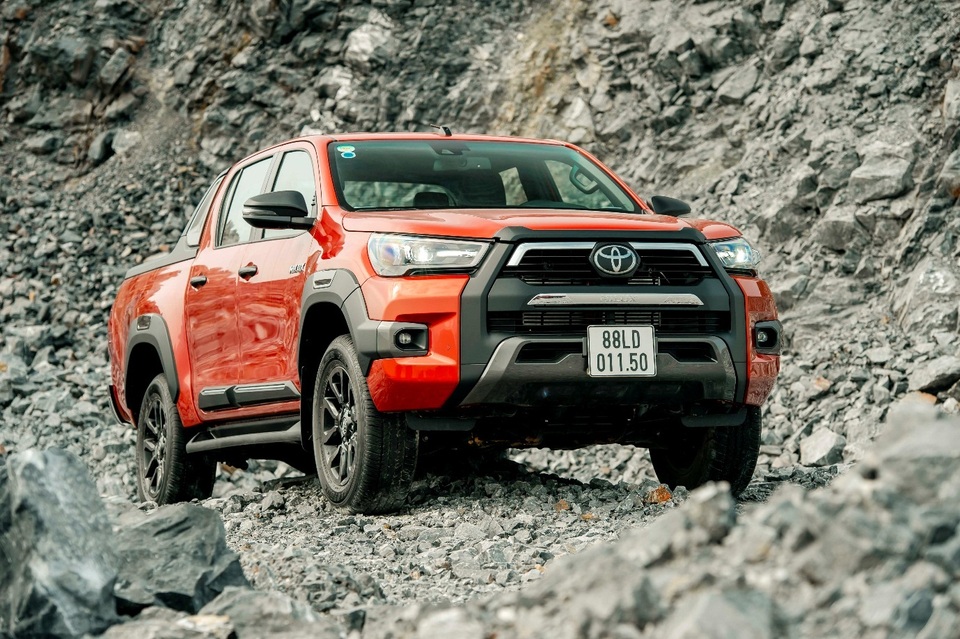 “Tài già” cũng trầm trồ trước công nghệ an toàn trên dòng xe Toyota mới - 2 “Tài già” cũng trầm trồ trước công nghệ an toàn trên dòng xe Toyota mới - 2