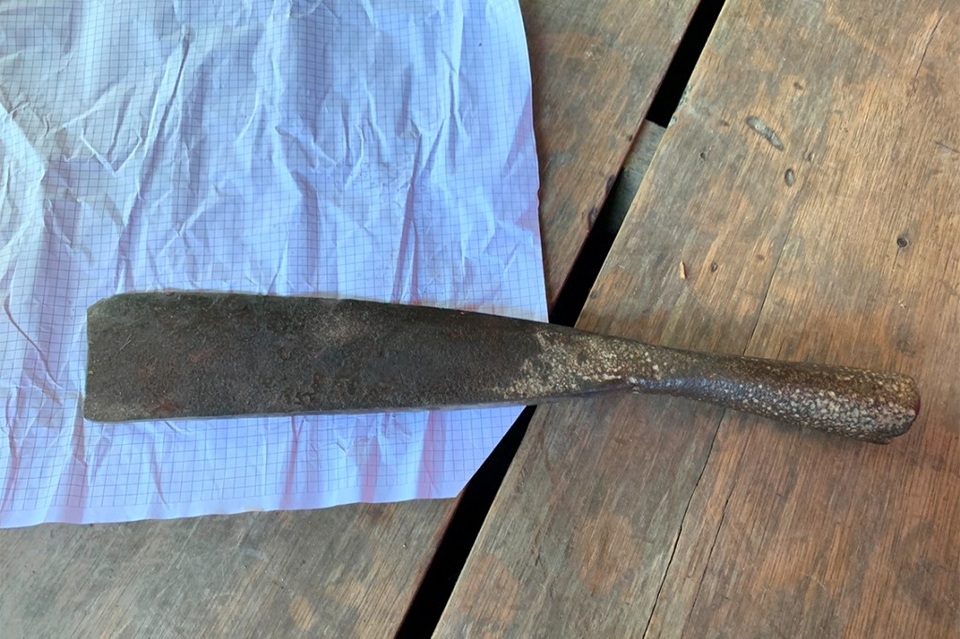 Bắt người đàn ông rạng sáng chặn xe khách, chém chết chủ nhà bên đường - 3 Bắt người đàn ông rạng sáng chặn xe khách, chém chết chủ nhà bên đường - 3