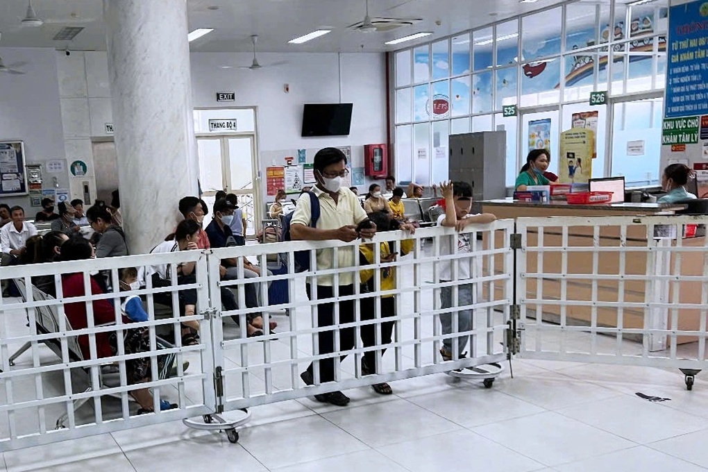 Con gái 14 tuổi làm chuyện dại dột sau khi thấy mẹ liên tục mắng chửi cha - 1 Con gái 14 tuổi làm chuyện dại dột sau khi thấy mẹ liên tục mắng chửi cha - 1