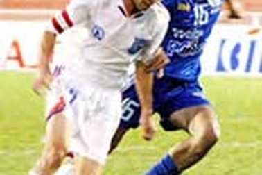 Cựu Vua phá lưới ra đầu thú