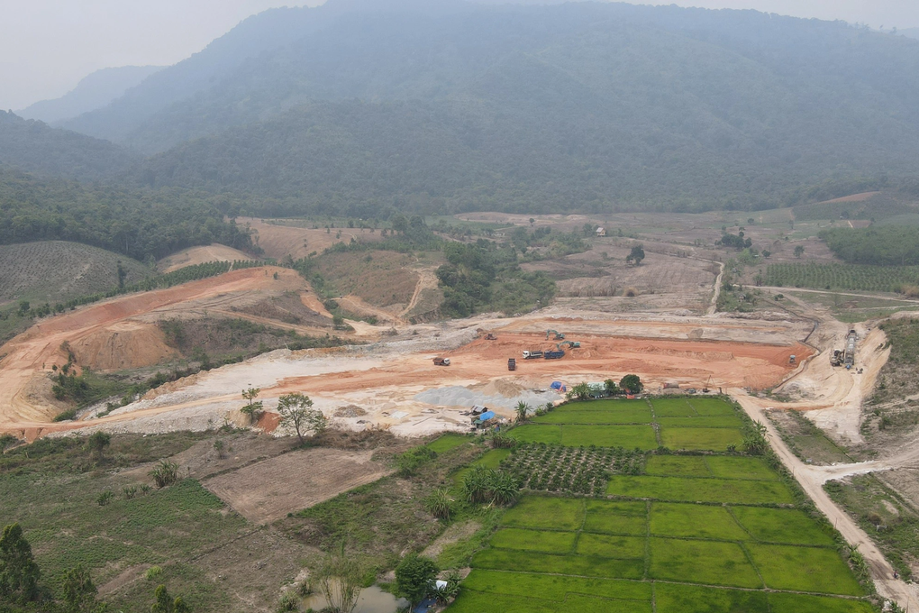 Chưa đền bù cho dân đã vội thi công dự án thủy lợi trăm tỷ - 1 Chưa đền bù cho dân đã vội thi công dự án thủy lợi trăm tỷ - 1