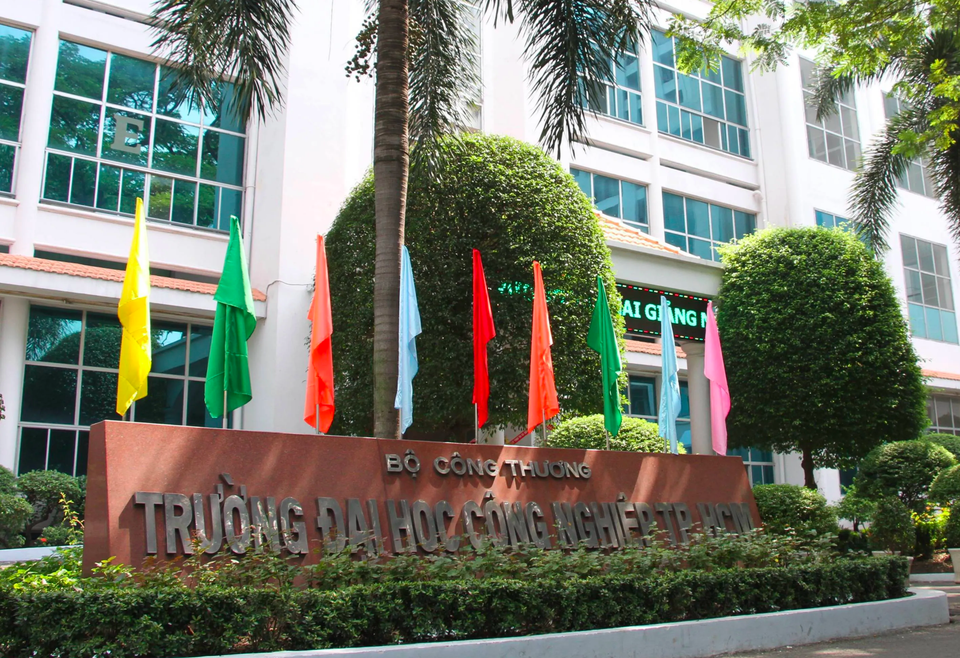Thêm 1 trường tại TPHCM cho sinh viên nghỉ đến tháng 5 tránh dịch Covid-19 - 1 Thêm 1 trường tại TPHCM cho sinh viên nghỉ đến tháng 5 tránh dịch Covid-19 - 1
