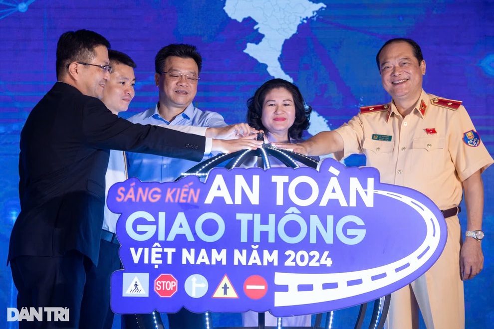 Gia hạn nhận bài thi Sáng kiến An toàn giao thông Việt Nam 2024 - 2