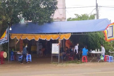 5 người trong gia đình đi cắt cỏ, 3 mẹ con rơi xuống ao tử vong