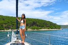 Bỏ việc ngân hàng để du lịch thế giới, cô gái vẫn kiếm hàng nghìn USD/tháng