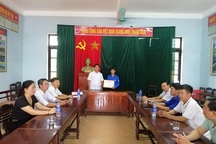 Khen thưởng nam thanh niên dũng cảm cứu 2 học sinh đuối nước