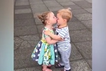 Clip vui: "Hôn nhau là như thế nào"