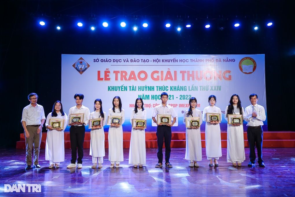 Đà Nẵng trao giải thưởng khuyến tài Huỳnh Thúc Kháng tới 43 học sinh - 1 Đà Nẵng trao giải thưởng khuyến tài Huỳnh Thúc Kháng tới 43 học sinh - 1
