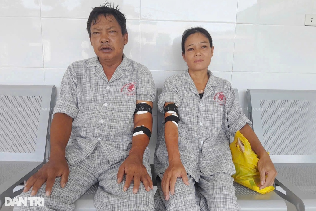 Vợ chồng mắc cùng bệnh hiểm nghèo, canh cánh nỗi lo đôi mắt của con trai - 2 Vợ chồng mắc cùng bệnh hiểm nghèo, canh cánh nỗi lo đôi mắt của con trai - 2