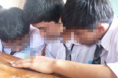 Choáng váng “truyện người lớn” của teen