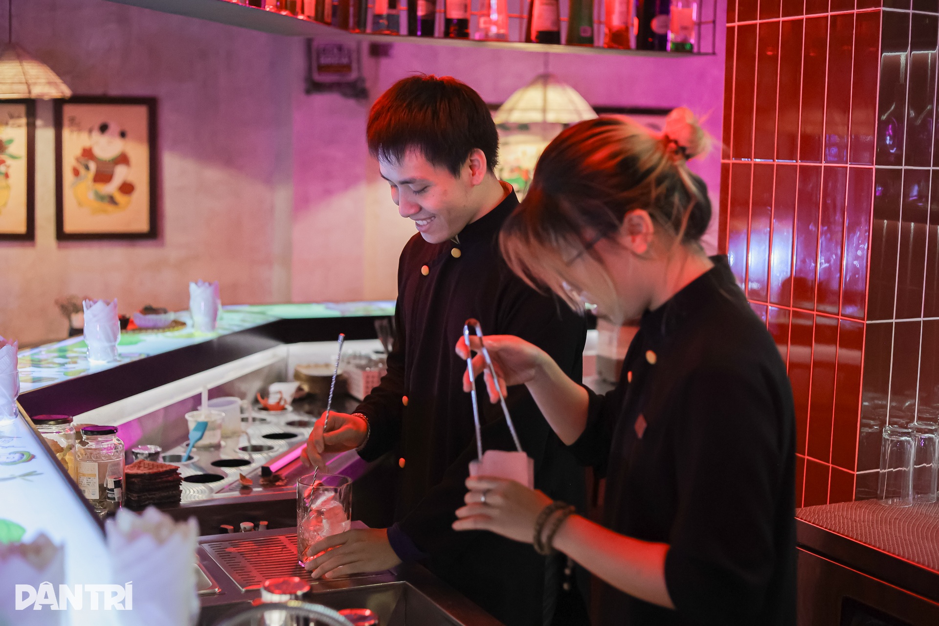 Hà Nội: Khách bất ngờ quán cà phê có ly nước vị bún chả, thịt trâu gác bếp - 4 Hà Nội: Khách bất ngờ quán cà phê có ly nước vị bún chả, thịt trâu gác bếp - 4