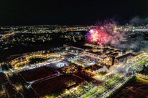 Hơn 80.000 người đổ về Đồng Hới xem đại nhạc hội EDM, pháo hoa