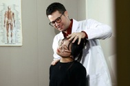 Bác sĩ Mỹ bán gần hết tài sản, bay nửa vòng trái đất lập nghiệp ở Việt Nam
