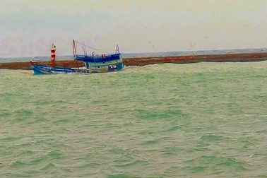 Khẩn trương giải cứu tàu chứa 71 tấn dầu bị chìm, nguy cơ tràn dầu ra biển