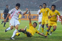 Cựu ngôi sao Thái Lan tiếc nuối khi tuyển Việt Nam vô địch AFF Cup 2008