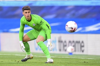 Biếu cho Liverpool 1 bàn, thủ môn đắt nhất thế giới hết cơ hội ở Chelsea?