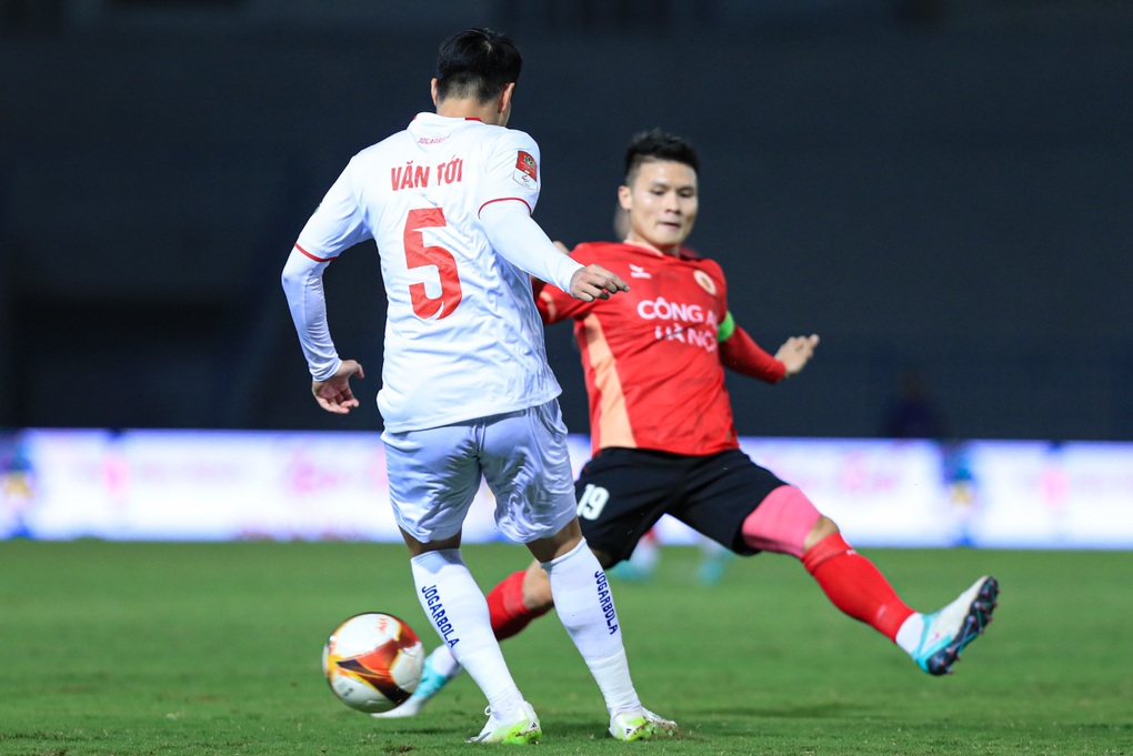Quang Hải ghi bàn, CLB Công an Hà Nội vẫn thua đậm ở Lạch Tray - 5 Quang Hải ghi bàn, CLB Công an Hà Nội vẫn thua đậm ở Lạch Tray - 5