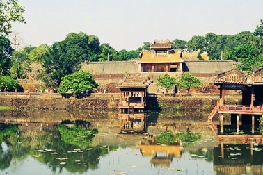 Trùng tu “biểu tượng” lăng vua Tự Đức