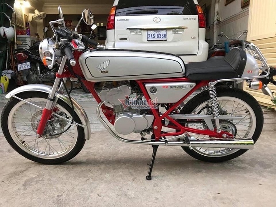 Honda Dream 50 đời 1997 giá trăm triệu ở Sài Gòn - 1 Honda Dream 50 đời 1997 giá trăm triệu ở Sài Gòn - 1