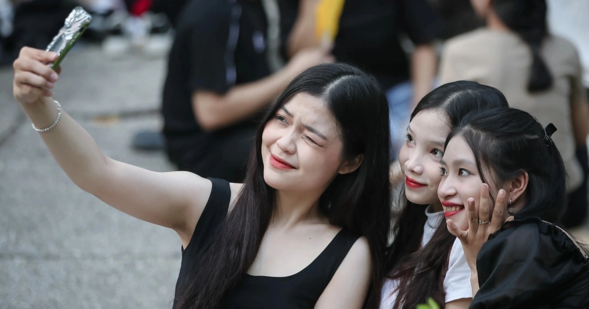 Gallery - Cầm 100.000 đồng đi đâu, chơi gì ở TPHCM xa hoa, đắt đỏ? | Báo Dân trí
