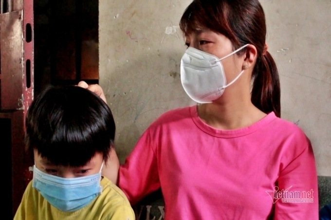 Chị N. nói sẽ cố gắng đùm bọc các em, thay cha nuôi dạy các em nên người.