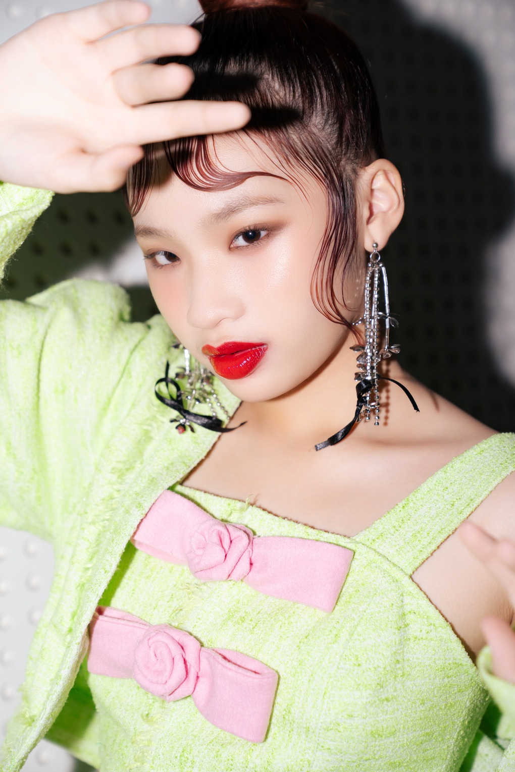 Bảo Hà khoe chân dài, Kelly Ngọc Anh catwalk trên giày cao 15cm tại Seoul - 4 Bảo Hà khoe chân dài, Kelly Ngọc Anh catwalk trên giày cao 15cm tại Seoul - 4