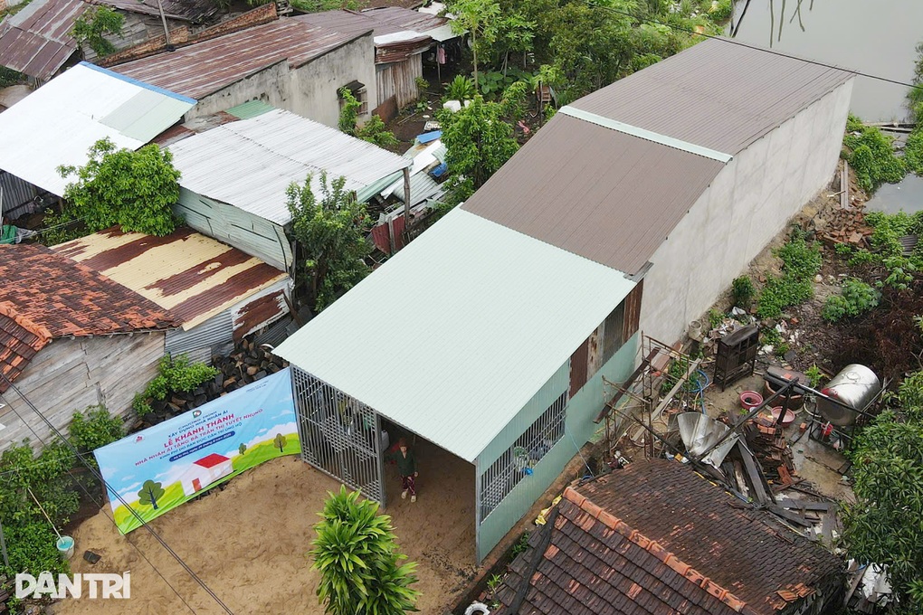 Khánh thành 2 ngôi nhà Nhân ái ở Gia Lai, giúp hộ nghèo yên tâm ngủ ngon - 1 Khánh thành 2 ngôi nhà Nhân ái ở Gia Lai, giúp hộ nghèo yên tâm ngủ ngon - 1