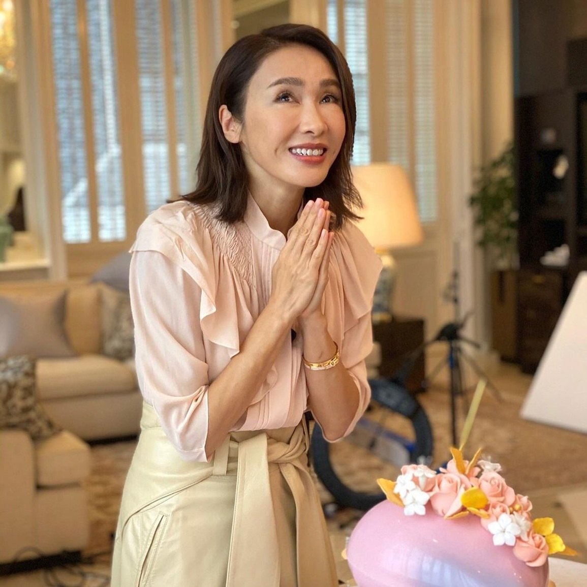 Bí quyết trẻ đẹp khó tin ở tuổi 51 của nàng Triệu Mẫn Lê Tư - 7 Bí quyết trẻ đẹp khó tin ở tuổi 51 của nàng Triệu Mẫn Lê Tư - 7