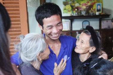 3 thuyền viên bị cướp biển Somalia bắt giữ được hỗ trợ hơn 72 triệu đồng