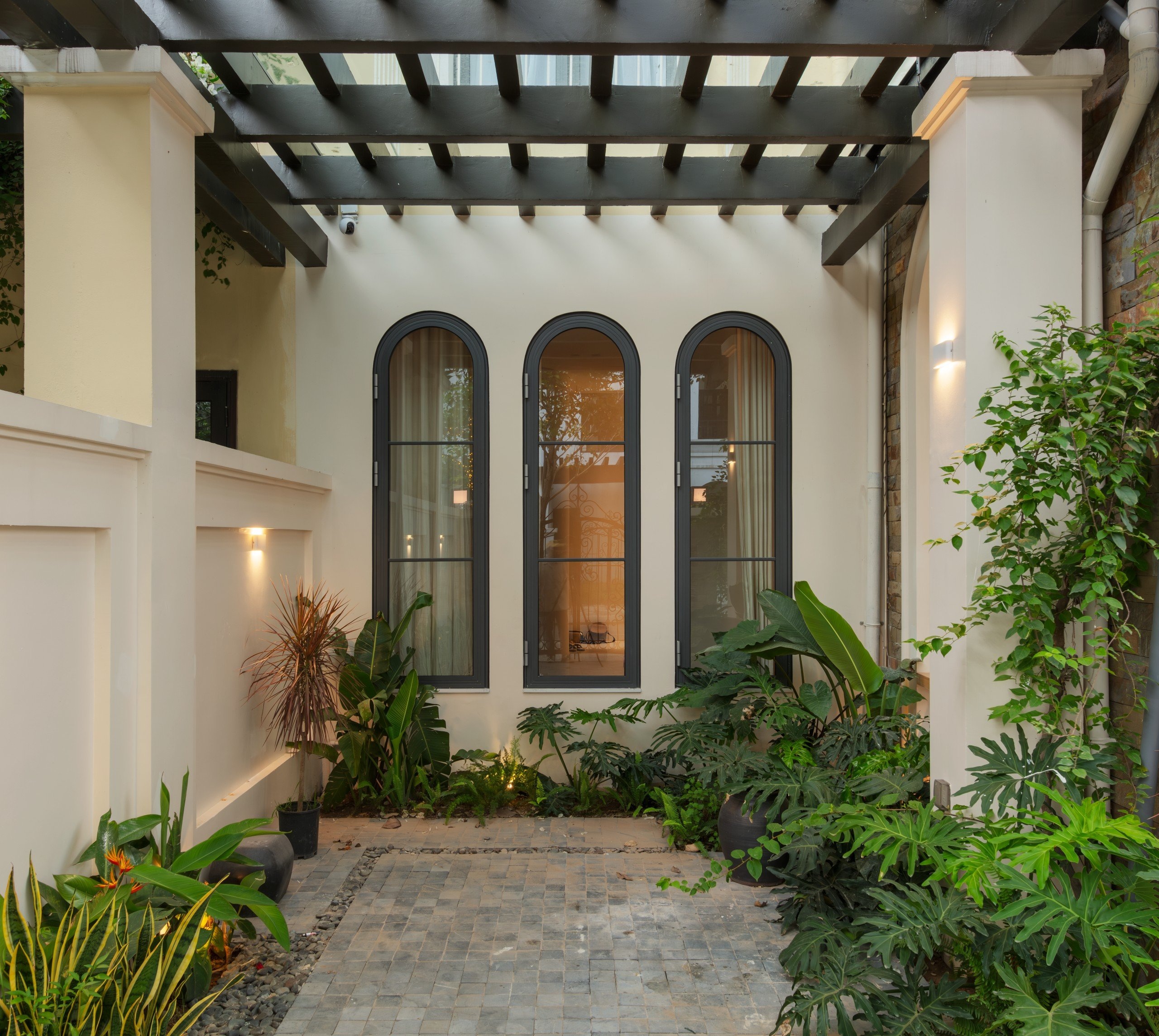 View - Gia chủ Hà Nội chi 4 tỷ đồng "trốn khói bụi", làm nhà đẹp mê ở ngoại thành | Báo Dân trí