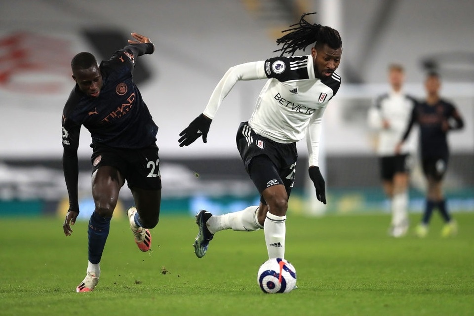 Man City gia tăng khoảng cách với Man Utd lên 17 điểm - 1 Man City gia tăng khoảng cách với Man Utd lên 17 điểm - 1