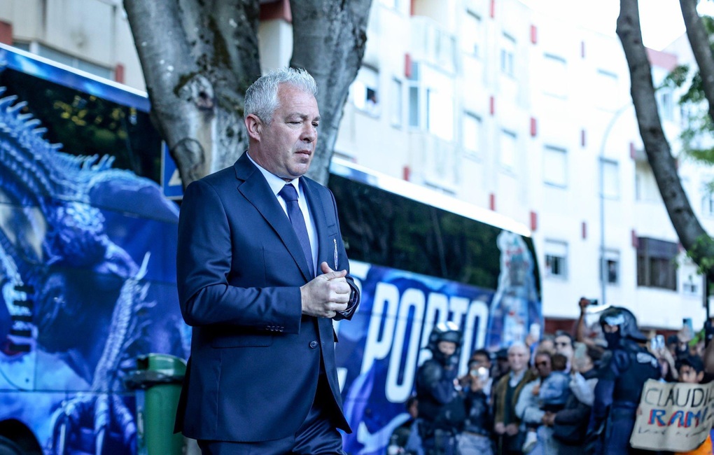 Học trò cưng của Mourinho đột ngột qua đời trên sân bóng - 1 Học trò cưng của Mourinho đột ngột qua đời trên sân bóng - 1