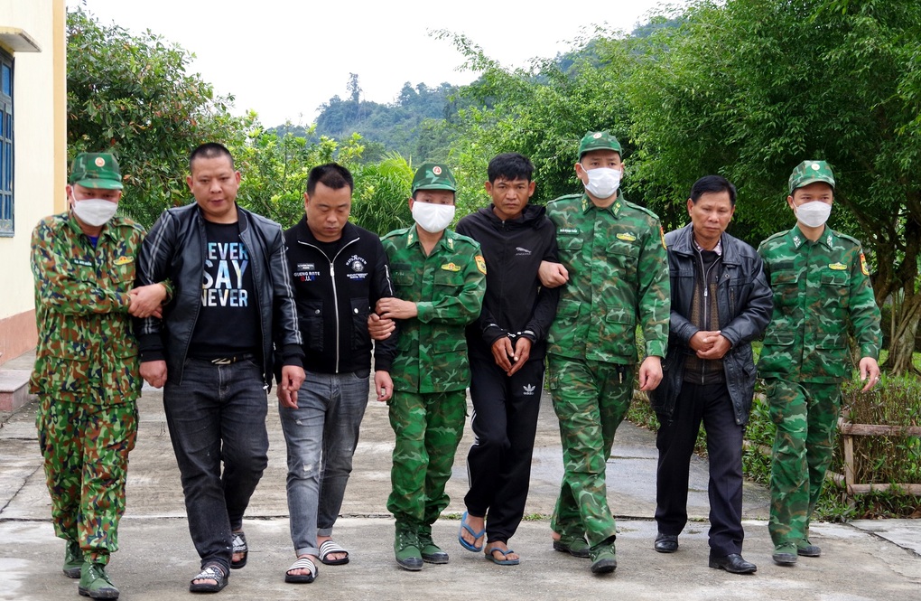 Phá đường dây đưa người xuất nhập cảnh trái phép xuyên 3 quốc gia - 1 Phá đường dây đưa người xuất nhập cảnh trái phép xuyên 3 quốc gia - 1