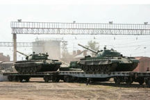 Tình báo Anh: Nga chuẩn bị đưa 800 xe tăng tới Ukraine tham chiến