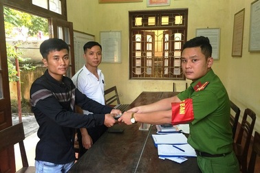 Thượng sĩ công an nhặt được 12 triệu đồng tìm trả người đánh mất