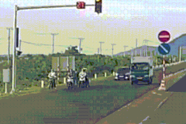 Vụ ô tô tông loạt xe máy: Chủ xe có vô can?