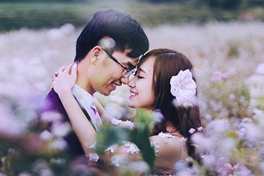 Ảnh cưới thơ mộng trên cánh đồng hoa tam giác mạch