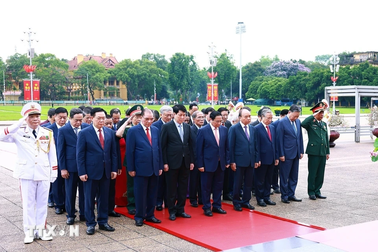 Lãnh đạo Đảng, Nhà nước viếng Chủ tịch Hồ Chí Minh nhân ngày sinh của Người