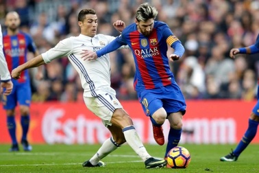 IFFHS công bố kết quả bất ngờ, Messi và Ronaldo ai xuất sắc hơn?
