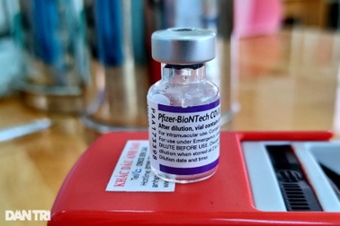 TPHCM chọn 2 quận, huyện thí điểm tiêm vaccine Covid-19 cho trẻ, vẫn... đợi