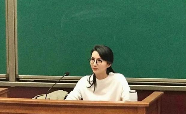 Cú chuyển mình ấn tượng của mỹ nhân vạn người mê tuyên bố chỉ lấy đại gia - 8 Cú chuyển mình ấn tượng của mỹ nhân vạn người mê tuyên bố chỉ lấy đại gia - 8