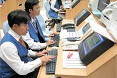 Đầu tư chứng khoán: Cẩn thận với thông tin báo chí