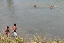 Hai học sinh đuối nước khi tắm thác